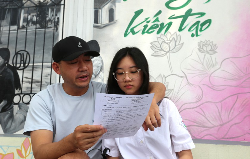 Kỳ thi v&agrave;o lớp 10 tại H&agrave; Nội: Hai n&uacute;t thắt học ph&iacute; v&agrave; ph&acirc;n tuyến tuyển sinh - Ảnh 1.