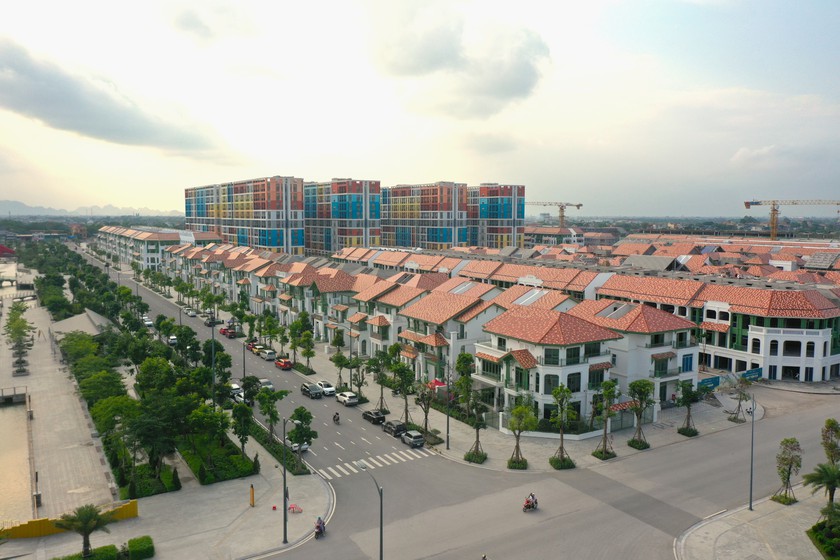 Nh&agrave; phố Sun Urban City chuẩn bị b&agrave;n giao, hưởng &ldquo;lộc&rdquo; từ đại lộ lễ hội đ&ocirc;ng nghịt kh&aacute;ch- Ảnh 1.
