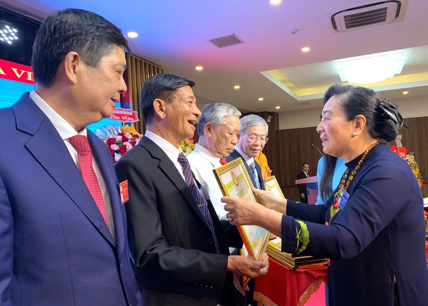Hội Khuyến học tỉnh Đắk Lắk quyết tâm đột phá chuyển đổi số trong phong trào khuyến học, khuyến tài giai đoạn mới - Ảnh 1.