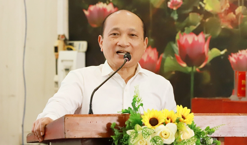 Hội Khuyến học Nghệ An trao 410 triệu đồng học bổng cho 41 sinh vi&ecirc;n ngh&egrave;o học giỏi - Ảnh 1.