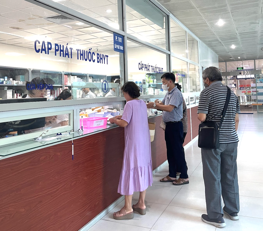 Danh s&aacute;ch 22 bệnh viện trung ương chi trả 50% mức hưởng bảo hiểm y tế khi kh&aacute;m tr&aacute;i tuyến từ 1/7 - Ảnh 1.