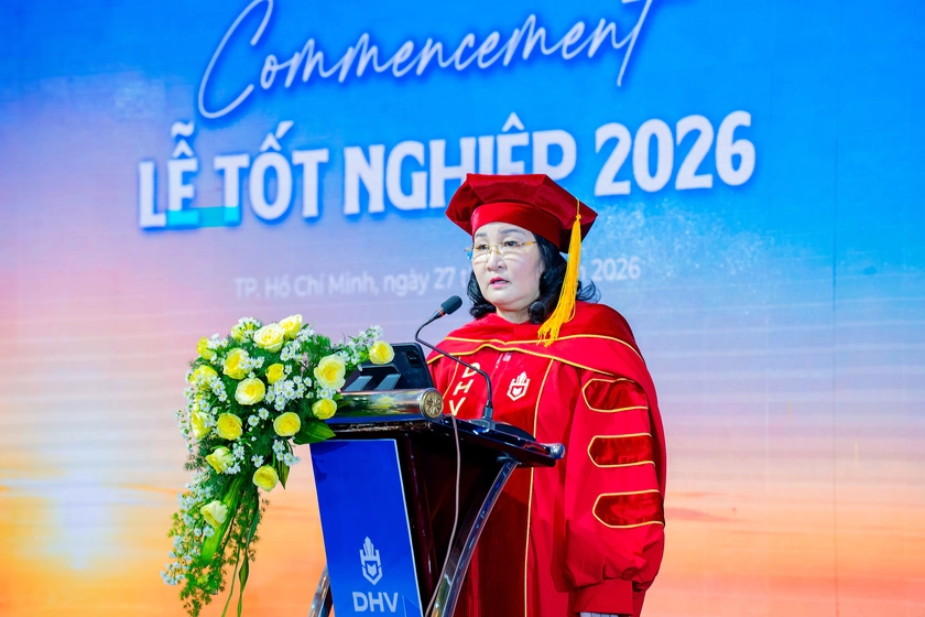 Trường Đại học H&ugrave;ng Vương Th&agrave;nh phố Hồ Ch&iacute; Minh trao bằng cho 28 t&acirc;n thạc sĩ v&agrave; 218 t&acirc;n cử nh&acirc;n - Ảnh 2.