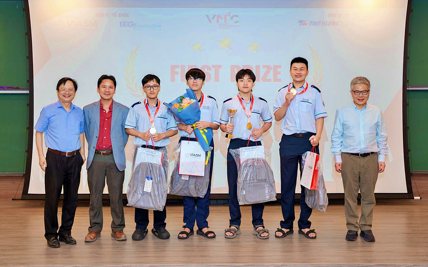 Học sinh Đắk Lắk đạt giải Nhất Kỳ thi M&ocirc; h&igrave;nh h&oacute;a To&aacute;n học Việt Nam 2026 - Ảnh 1.