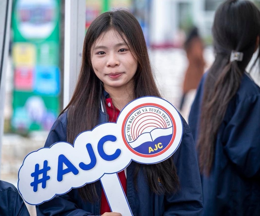 Những th&iacute; sinh đầu ti&ecirc;n tr&uacute;ng tuyển v&agrave;o Học viện B&aacute;o ch&iacute; v&agrave; Tuy&ecirc;n truyền năm 2026 - Ảnh 1.