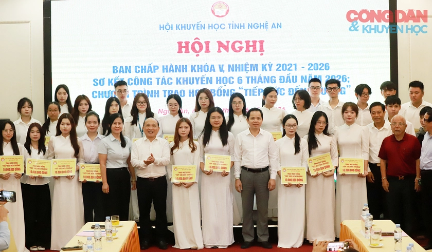 Nữ sinh nghẹn ng&agrave;o 'kh&oacute;c thầm nhiều đ&ecirc;m' ng&agrave;y nhận giấy b&aacute;o tr&uacute;ng tuyển đại học - Ảnh 4.