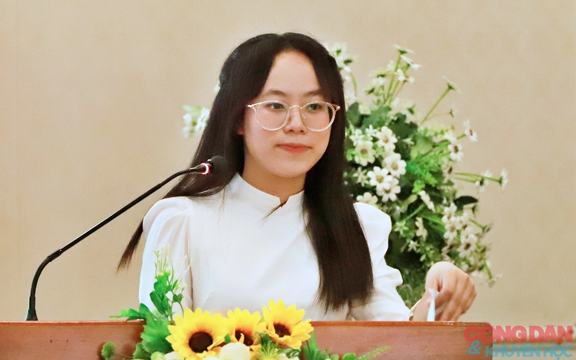 Nữ sinh nghẹn ng&agrave;o 'kh&oacute;c thầm nhiều đ&ecirc;m' ng&agrave;y nhận giấy b&aacute;o tr&uacute;ng tuyển đại học - Ảnh 1.