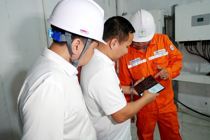 L&agrave;o Cai: Nhiều doanh nghiệp lắp đặt điện mặt trời m&aacute;i nh&agrave;, tiết kiệm 3 - 4 triệu đồng/th&aacute;ng - Ảnh 5.