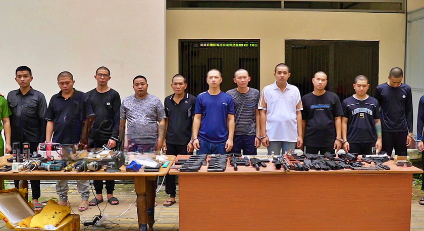 C&ocirc;ng an Th&agrave;nh phố Hồ Ch&iacute; Minh triệt ph&aacute; đường d&acirc;y chế tạo, mua b&aacute;n, t&agrave;ng trữ vũ kh&iacute; qu&acirc;n dụng - Ảnh 4.