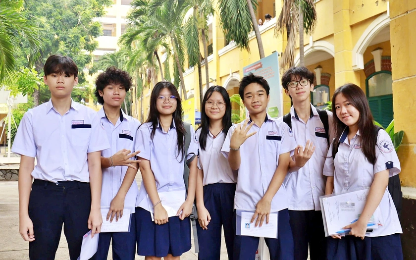 Th&agrave;nh phố Hồ Ch&iacute; Minh c&ocirc;ng bố điểm chuẩn lớp 10 của 179 trường trung học phổ th&ocirc;ng c&ocirc;ng lập - Ảnh 1.
