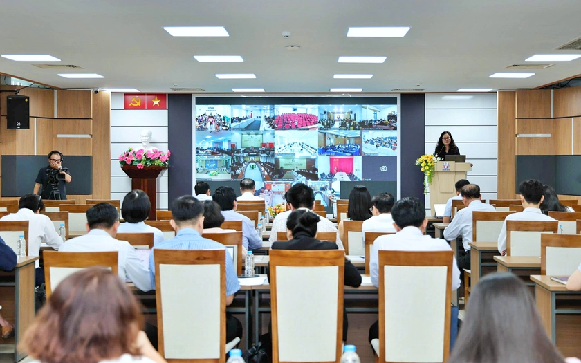 Tập huấn phổ biến chuy&ecirc;n s&acirc;u c&aacute;c luật, nghị quyết mới về gi&aacute;o dục năm 2026 - Ảnh 1.