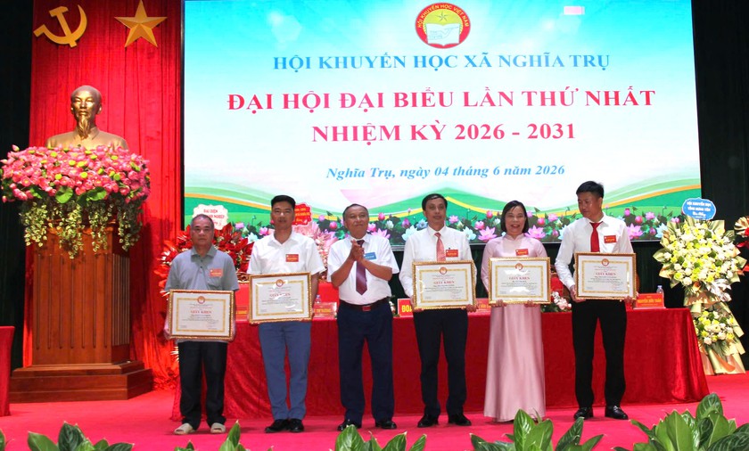 Đại hội Khuyến học x&atilde; Nghĩa Trụ (Hưng Y&ecirc;n) lần thứ I huy động tr&ecirc;n 400 triệu đồng cho Quỹ Khuyến học - Ảnh 4.