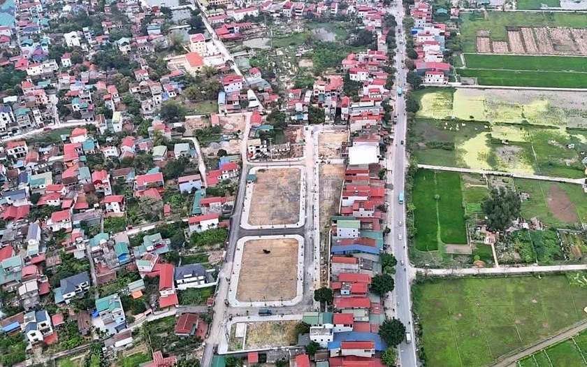 C&ocirc;ng an H&agrave; Nội ph&aacute;t th&ocirc;ng b&aacute;o đề nghị c&ocirc;ng d&acirc;n cảnh gi&aacute;c với lừa đảo, thổi gi&aacute; đất  - Ảnh 1.