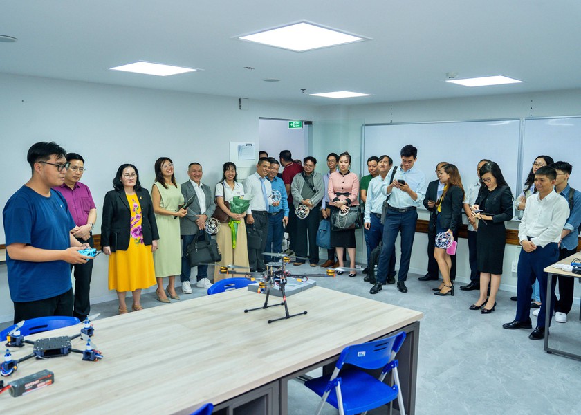 Trường Đại học H&ugrave;ng Vương Th&agrave;nh phố Hồ Ch&iacute; Minh ra mắt Hệ sinh th&aacute;i C&ocirc;ng nghệ v&agrave; Học thuật - Ảnh 3.