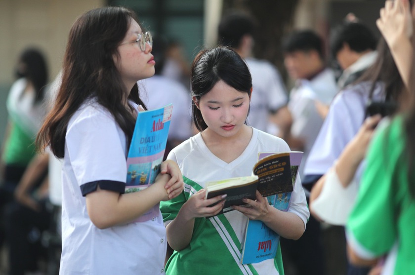 Thi tốt nghiệp trung học phổ thông 2026: Thí sinh mang gì vào phòng thi, cần tránh điều gì? - Ảnh 1.