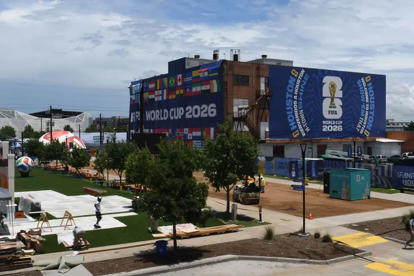 Trước giờ b&oacute;ng lăn, World Cup 2026 đ&atilde; trở th&agrave;nh "lễ hội to&agrave;n cầu" - Ảnh 1.