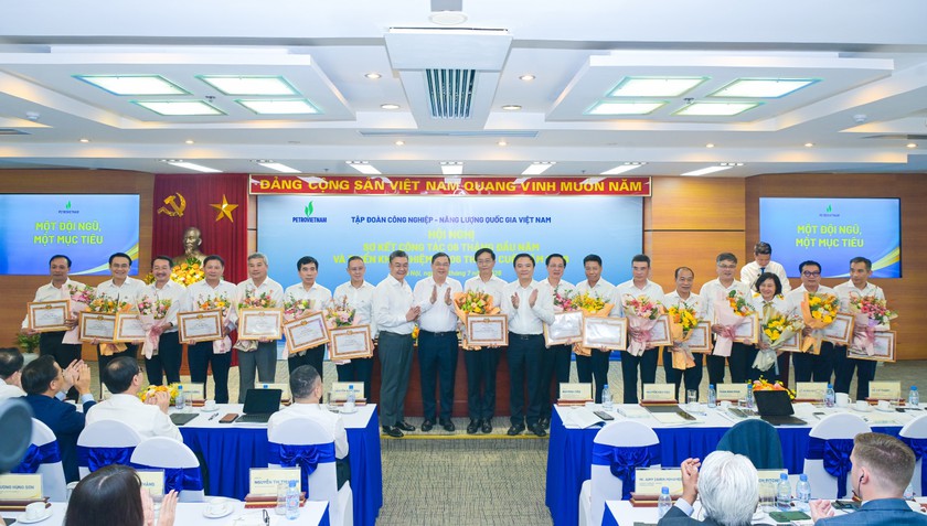 Petrovietnam đ&oacute;ng g&oacute;p quan trọng v&agrave;o ổn định kinh tế vĩ m&ocirc; - Ảnh 7.