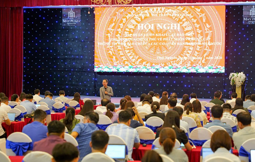 Th&aacute;i Nguy&ecirc;n tập huấn triển khai Luật B&aacute;o ch&iacute;, n&acirc;ng cao kỹ năng ph&aacute;t ng&ocirc;n v&agrave; cung cấp th&ocirc;ng tin cho b&aacute;o ch&iacute; - Ảnh 4.