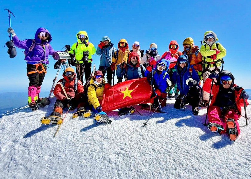 Chinh phục Elbrus: H&agrave;nh tr&igrave;nh "c&acirc;n n&atilde;o" tr&ecirc;n n&oacute;c nh&agrave; ch&acirc;u &Acirc;u - Ảnh 14.