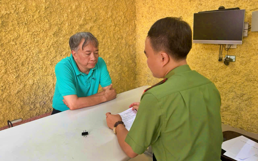C&ocirc;ng an H&agrave; Nội khởi tố th&ecirc;m 3 bị can về vụ xuất bản cuốn s&aacute;ch "Chuyện với Thanh" - Ảnh 3.