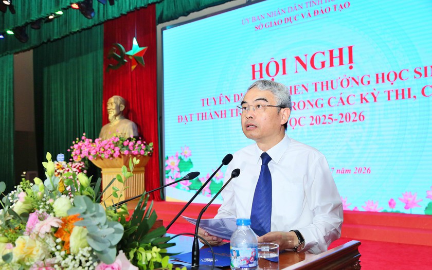 Hội Khuyến học Hưng Y&ecirc;n đồng h&agrave;nh tuy&ecirc;n dương, khen thưởng học sinh xuất sắc - Ảnh 2.