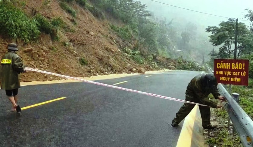 Lào Cai: Mưa lớn làm hỏng hàng trăm nhà ở, vùi lấp nhiều hoa màu, cây trồng vật nuôi của người dân - Ảnh 11.