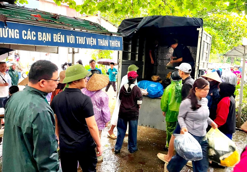 Những suất cơm nghĩa tình ở "tâm lũ" Mường Than - Ảnh 9.