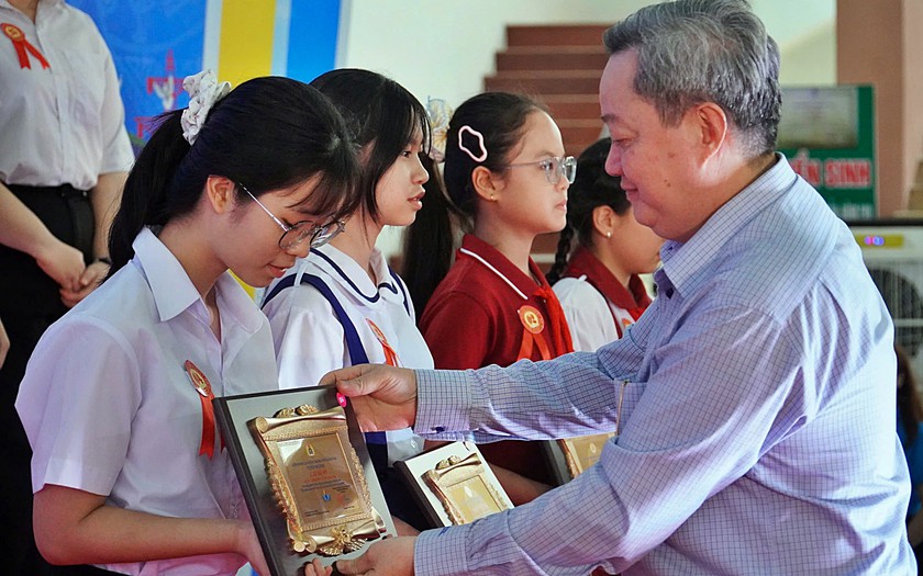 Tuyên dương 471 học sinh con công nhân viên chức, lao động "Học giỏi - Sống tốt" tại Đồng Nai - Ảnh 1.