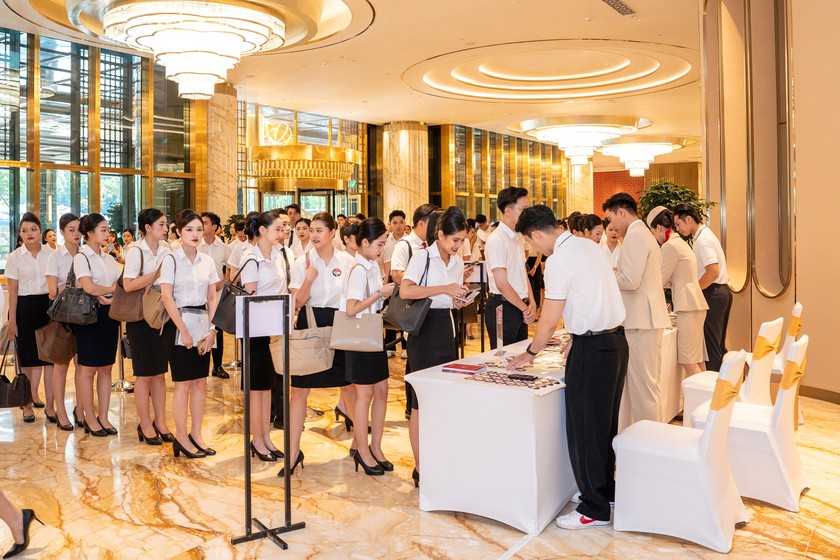 "Cơn sốt" từ Ngày hội tuyển dụng quy mô lớn nhất năm của Sun PhuQuoc Airways đổ bộ Hà Nội - Ảnh 2.