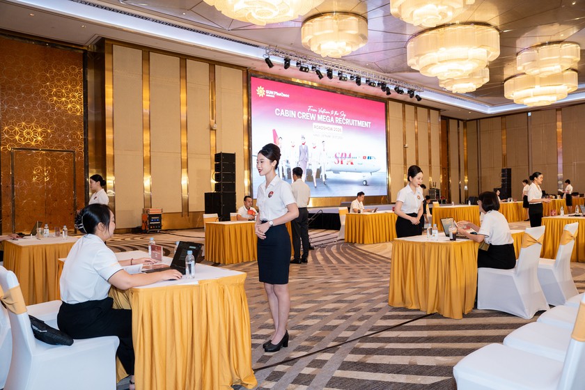 "Cơn sốt" từ Ngày hội tuyển dụng quy mô lớn nhất năm của Sun PhuQuoc Airways đổ bộ Hà Nội - Ảnh 7.