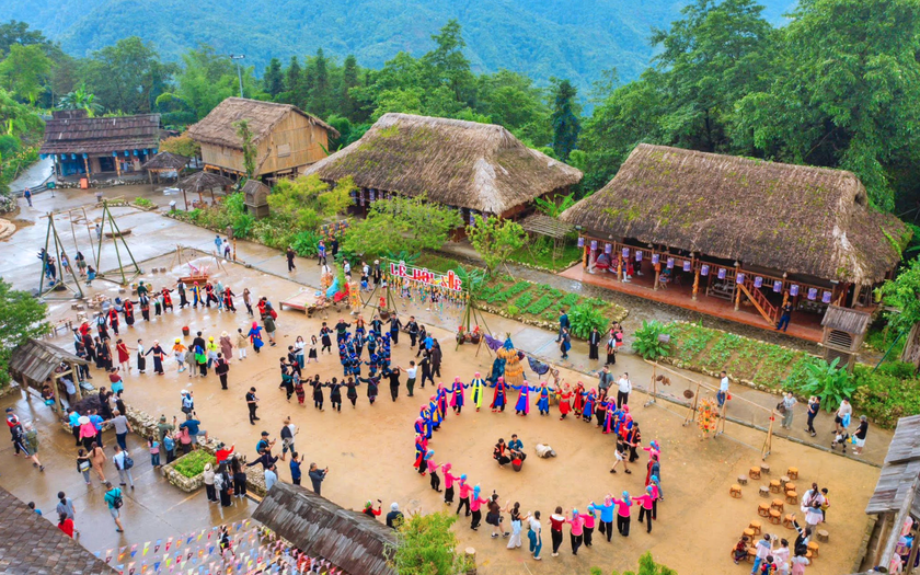Du lịch Việt Nam, trải nghiệm "một đất nước, hai phi&ecirc;n bản m&ugrave;a h&egrave;" - Ảnh 8.