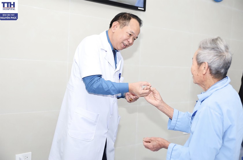 Bệnh viện YHCT Ph&uacute;c Nguy&ecirc;n: Chăm s&oacute;c sức khoẻ tinh thần - Mảnh gh&eacute;p quan trọng trong điều trị to&agrave;n diện - Ảnh 2.