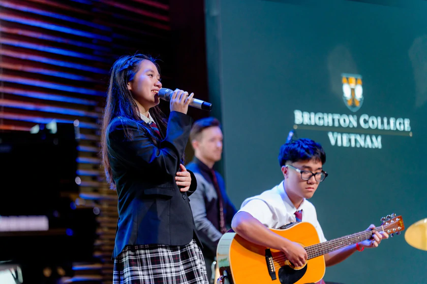 Học sinh được khuyến khích tham gia ít nhất một môn thể thao và một loại hình nghệ thuật - Ảnh 1.