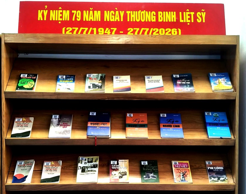L&agrave;o Cai trưng b&agrave;y s&aacute;ch kỷ niệm 79 năm Ng&agrave;y Thương binh - Liệt sĩ  - Ảnh 1.