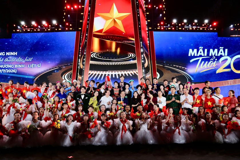 "M&atilde;i m&atilde;i tuổi 20" lan tỏa l&ograve;ng y&ecirc;u nước, niềm tự h&agrave;o d&acirc;n tộc - Ảnh 8.