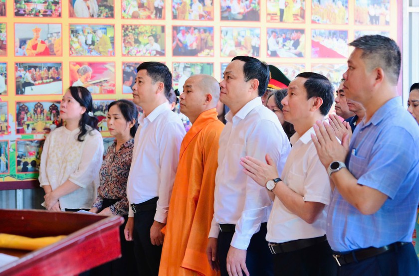 Hội nh&agrave; b&aacute;o Nghệ An tưởng niệm 555 anh linh liệt sĩ l&agrave; nh&agrave; b&aacute;o - Ảnh 3.