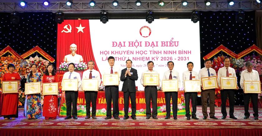 Khuyến học Ninh B&igrave;nh đổi mới tư duy về m&ocirc; h&igrave;nh "C&ocirc;ng d&acirc;n học tập số", th&uacute;c đẩy học tập suốt đời - Ảnh 9.