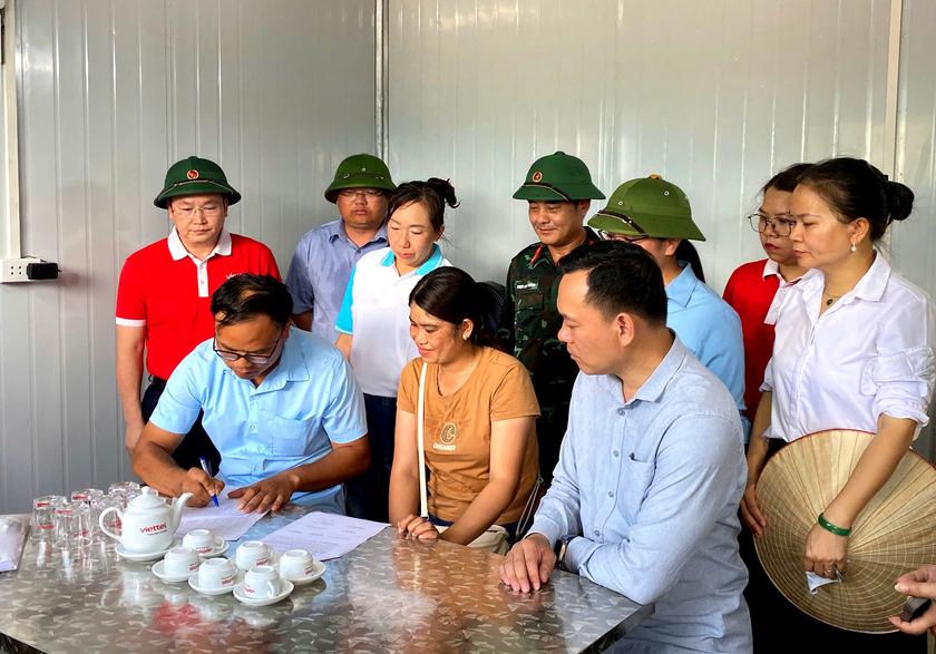 Lai Ch&acirc;u: B&agrave;n giao 7 ng&ocirc;i nh&agrave; cho hộ d&acirc;n v&ugrave;ng lũ Mường Than - Ảnh 2.