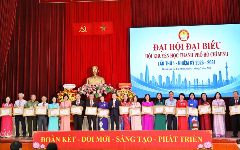 Đại hội Khuyến học Th&agrave;nh phố Hồ Ch&iacute; Minh: Chủ động hội nhập, nh&acirc;n rộng s&aacute;ng kiến học tập suốt đời - Ảnh 8.