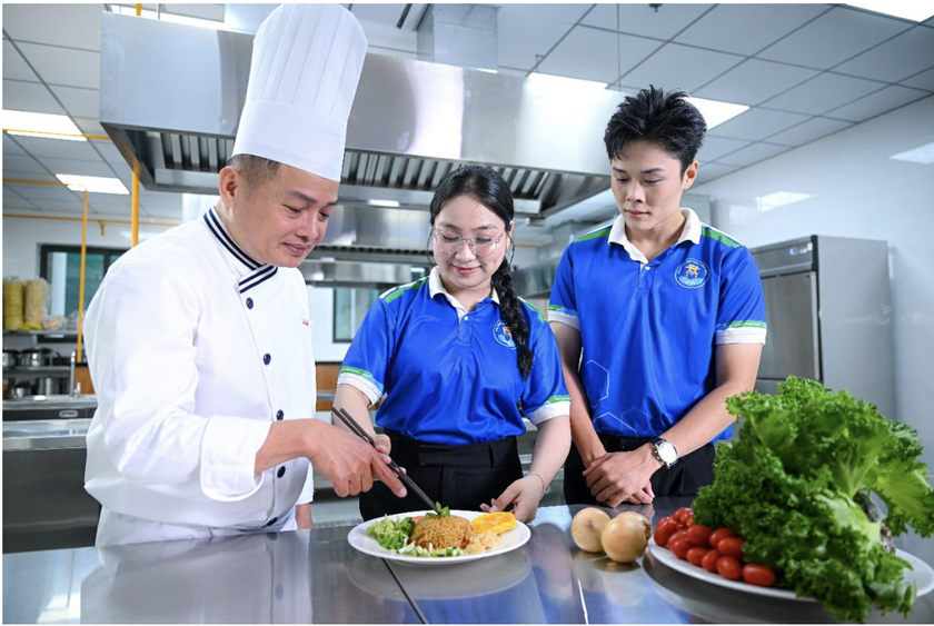Chọn nguyện vọng 1 v&agrave;o Văn Hiến, th&iacute; sinh nhận học bổng đến 80% học ph&iacute; to&agrave;n kh&oacute;a - Ảnh 3.