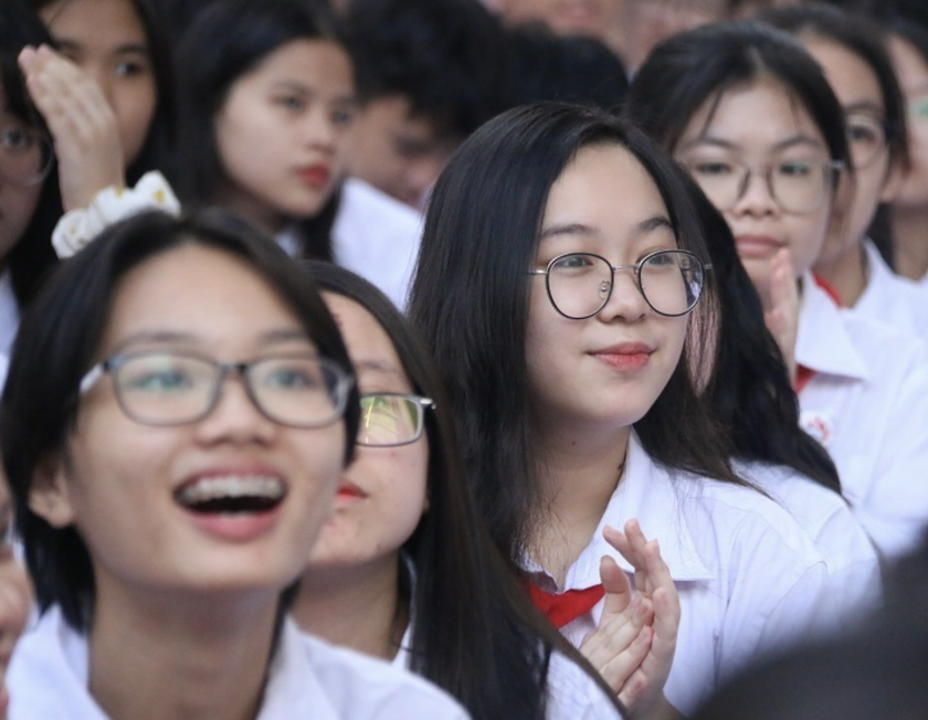 Học ph&iacute; một số trường trung học cơ sở chất lượng cao tại H&agrave; Nội dự kiến tăng - Ảnh 1.