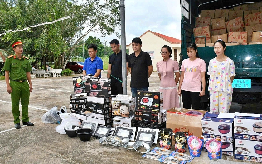 Thổi phồng chất lượng, lừa bán đồ gia dụng giá cao, 8 đối tượng bị khởi tố, tạm giam - Ảnh 1.