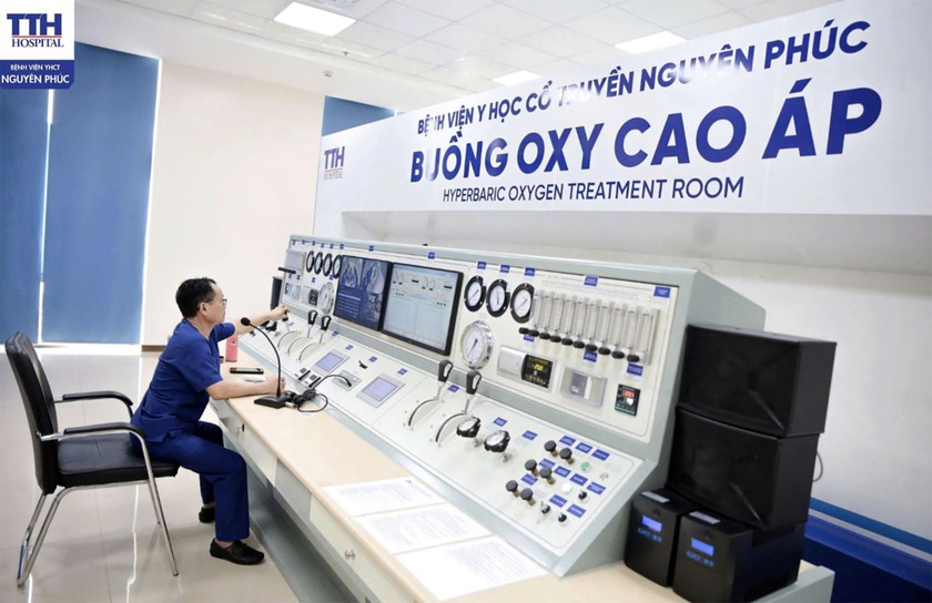Bệnh viện YHCT Nguy&ecirc;n Ph&uacute;c: Ph&aacute;t huy thế mạnh Đ&ocirc;ng - T&acirc;y y kết hợp n&acirc;ng cao hiệu quả điều trị bệnh mạn t&iacute;nh  - Ảnh 3.
