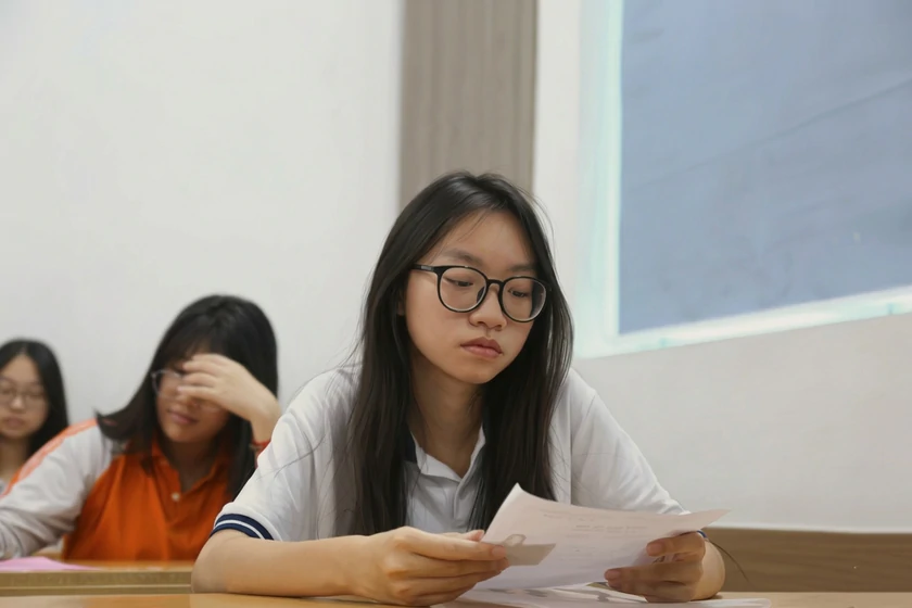 Bộ Giáo dục và Đào tạo phản hồi về đề xuất tổ chức thi lại môn Toán tại điểm thi chuyên Tuyên Quang - Ảnh 1.