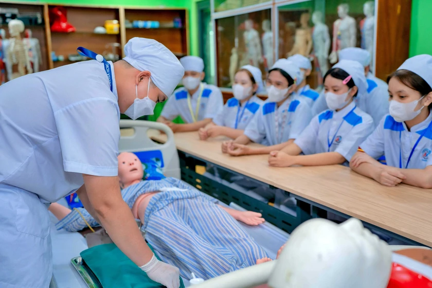 Trường Cao đẳng Khoa học v&agrave; C&ocirc;ng nghệ Th&agrave;nh phố Hồ Ch&iacute; Minh đ&agrave;o tạo trong tầm năng lực, tr&iacute; tuệ, s&aacute;ng tạo, hội nhập - Ảnh 3.