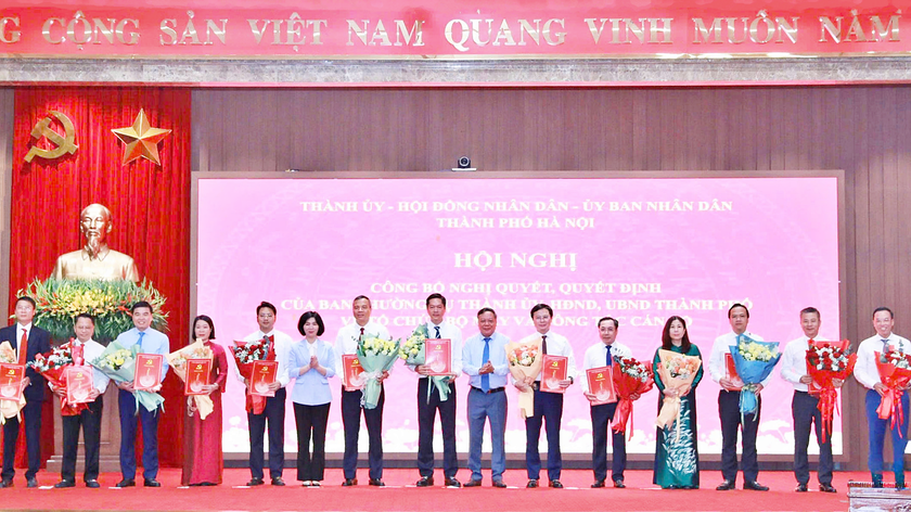 H&agrave; Nội c&ocirc;ng bố loạt quyết định kiện to&agrave;n nh&acirc;n sự l&atilde;nh đạo Sở X&acirc;y dựng v&agrave; Sở Văn h&oacute;a, Thể thao v&agrave; Du lịch - Ảnh 3.
