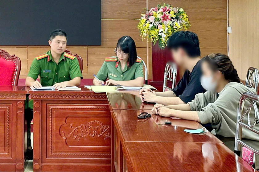 C&ocirc;ng an L&agrave;o Cai xử phạt người kh&ocirc;ng khai b&aacute;o tạm tr&uacute; 4 triệu đồng - Ảnh 2.