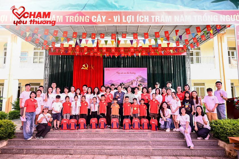 Quỹ Chạm Y&ecirc;u Thương khởi động chương tr&igrave;nh "Tiếp sức em tới trường 2026", đồng h&agrave;nh c&ugrave;ng gần 5000 học sinh v&ugrave;ng kh&oacute; khăn - Ảnh 3.