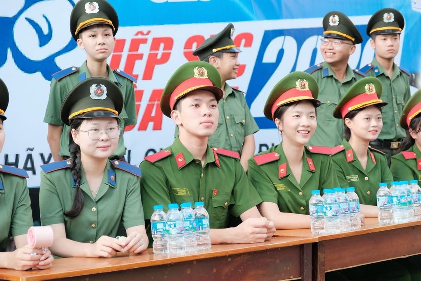 Trường c&ocirc;ng an đầu ti&ecirc;n c&ocirc;ng bố điểm chuẩn hệ d&acirc;n sự: Lấy 15 điểm, tuyển 250 chỉ ti&ecirc;u  - Ảnh 1.