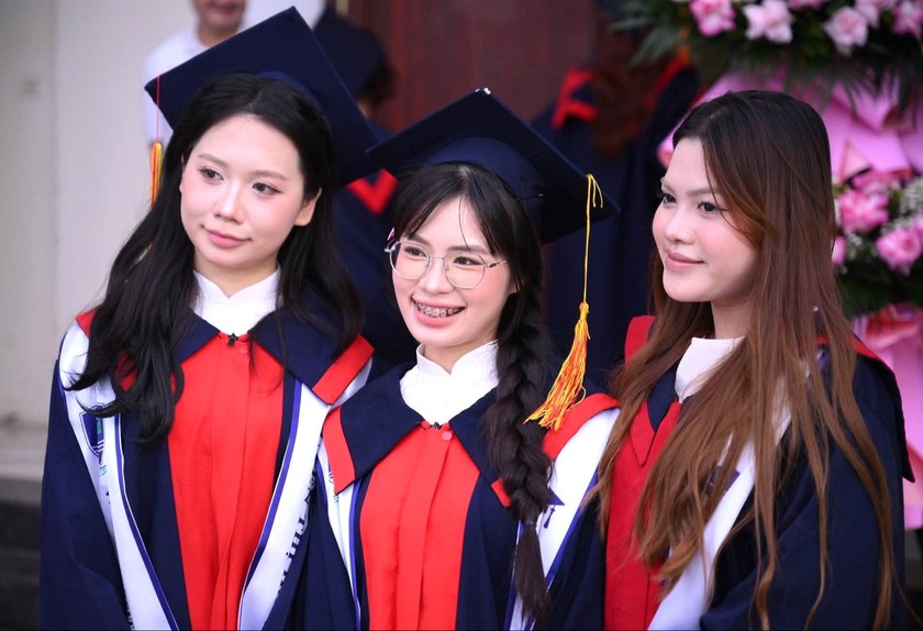 Đại học tinh hoa không thể sống bằng học phí - Ảnh 1.