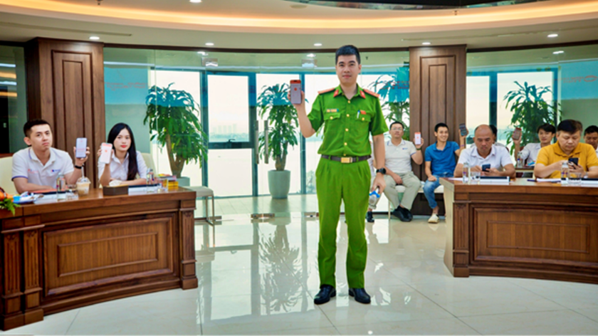 N&acirc;ng cao kỹ năng ph&ograve;ng ch&aacute;y, chữa ch&aacute;y v&agrave; cứu nạn, cứu hộ cho c&aacute;n bộ, nh&acirc;n vi&ecirc;n T&ograve;a nh&agrave; Kinh Bắc Thăng Long - Ảnh 2.